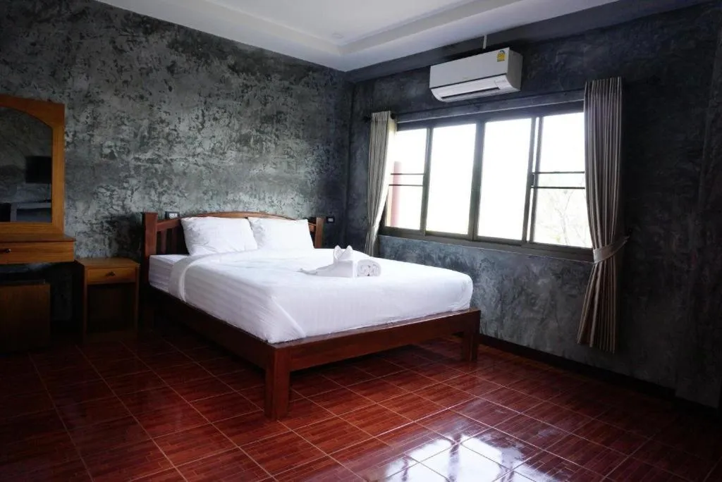 Bed in 101 Tea Green View