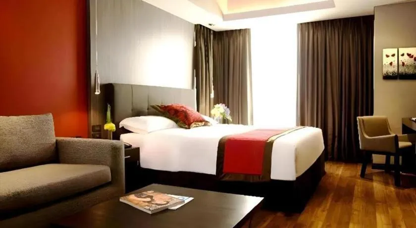 Bed in F1 Hotel Manila