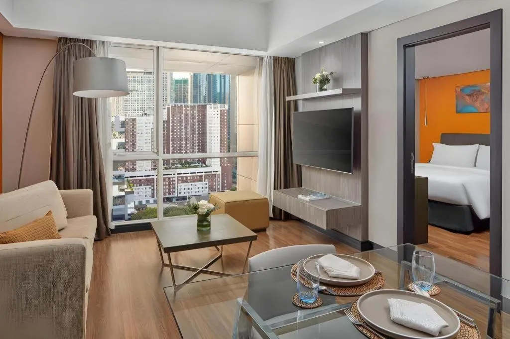 Bed in F1 Hotel Manila