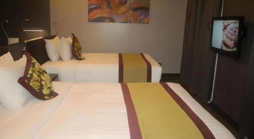 Bed in F1 Hotel Manila