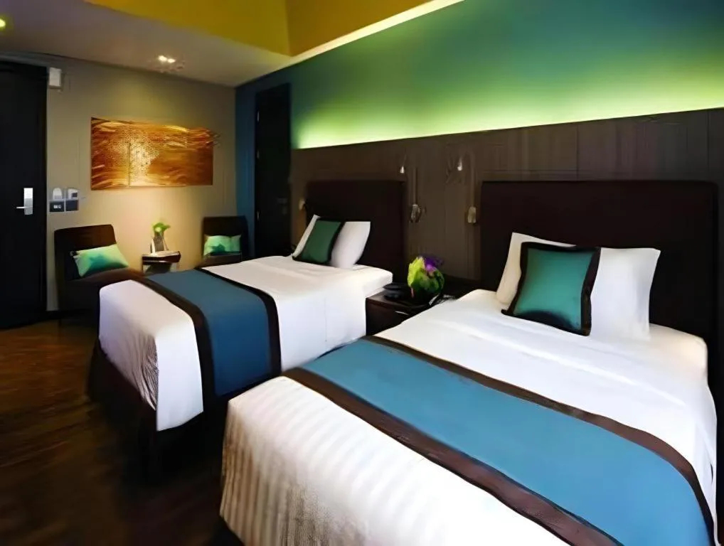 Bed in F1 Hotel Manila