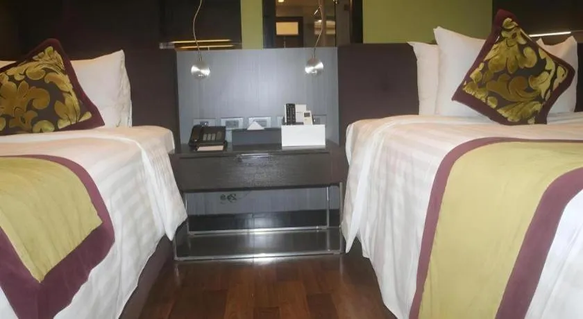 Bed in F1 Hotel Manila