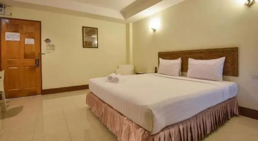 Bed in Trat Center Hotel Bed in Trat Center Hotel