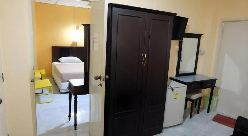 Bed in Sananwan Palace