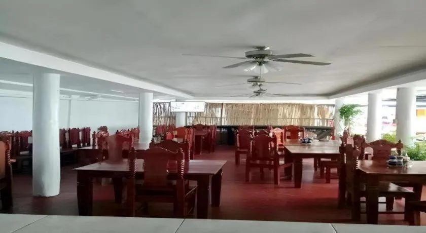 Palm Grove Saud Holiday Complex Hotel