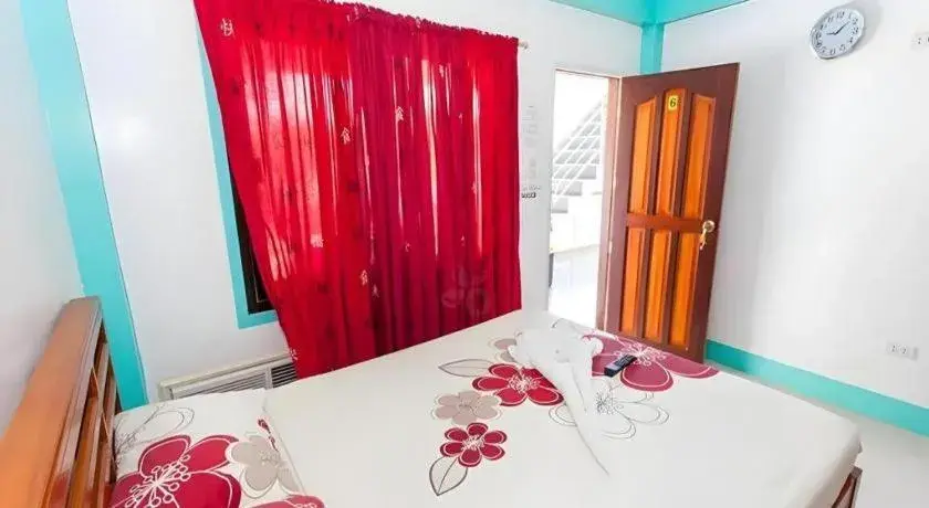 Bed in Palm Grove Saud Holiday Complex Hotel Bed in Palm Grove Saud Holiday Complex Hotel