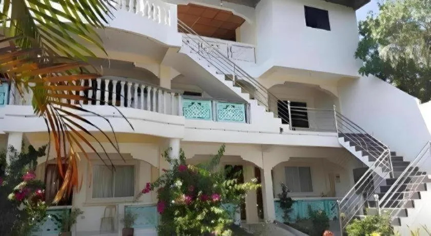 Palm Grove Saud Holiday Complex Hotel