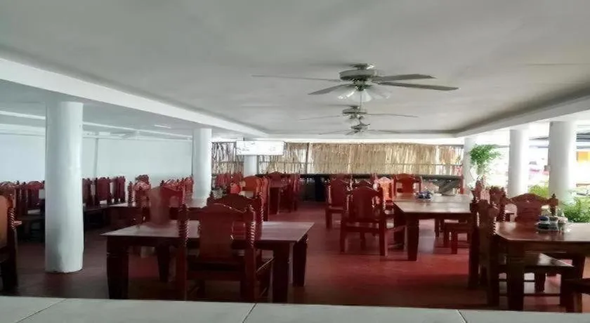 Palm Grove Saud Holiday Complex Hotel