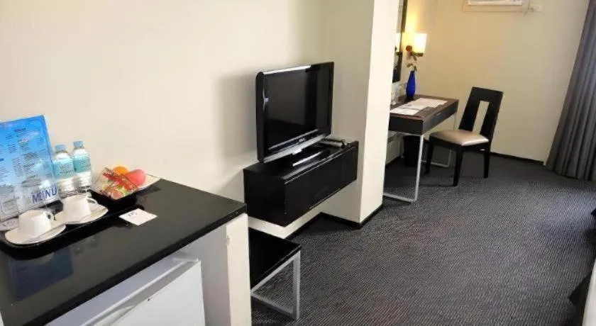 Mallberry Suites Business Hotel