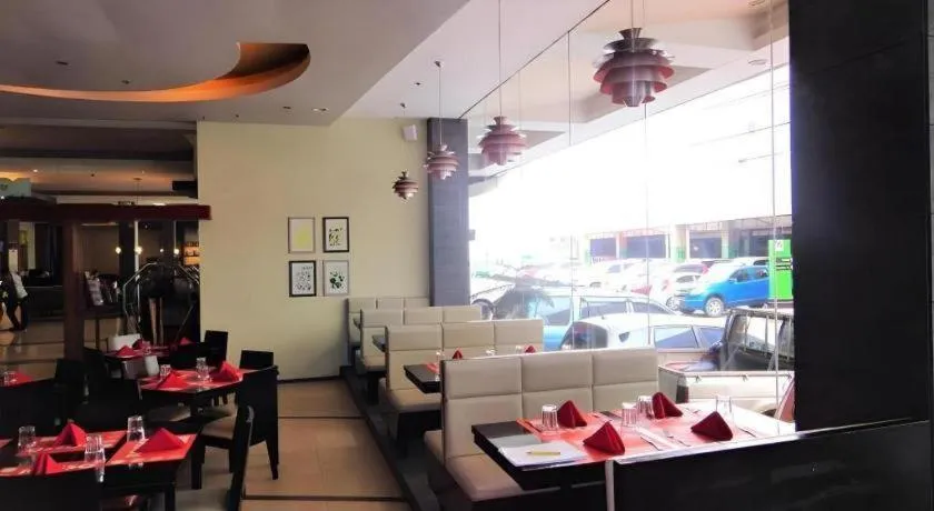 Mallberry Suites Business Hotel