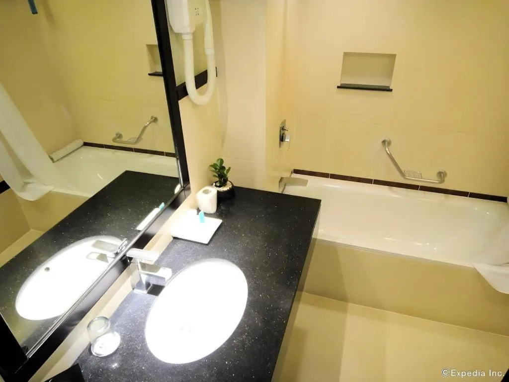 Mallberry Suites Business Hotel