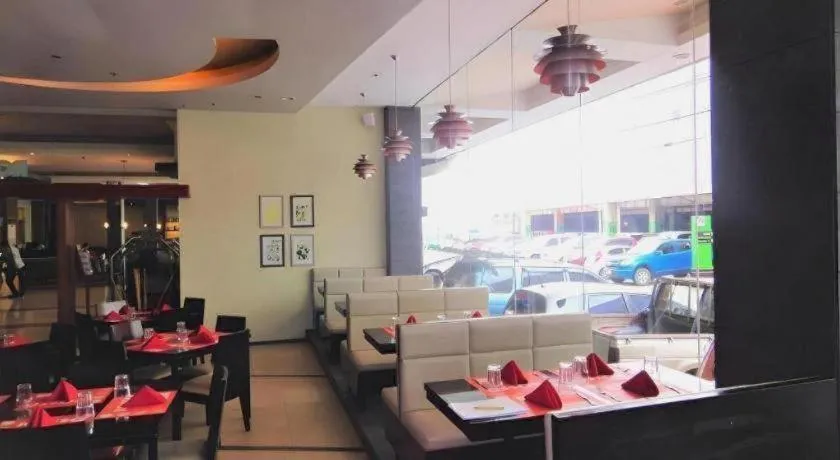 Mallberry Suites Business Hotel