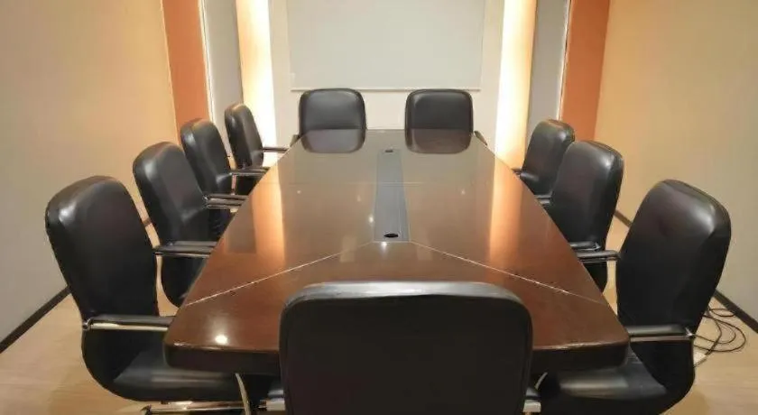 Mallberry Suites Business Hotel