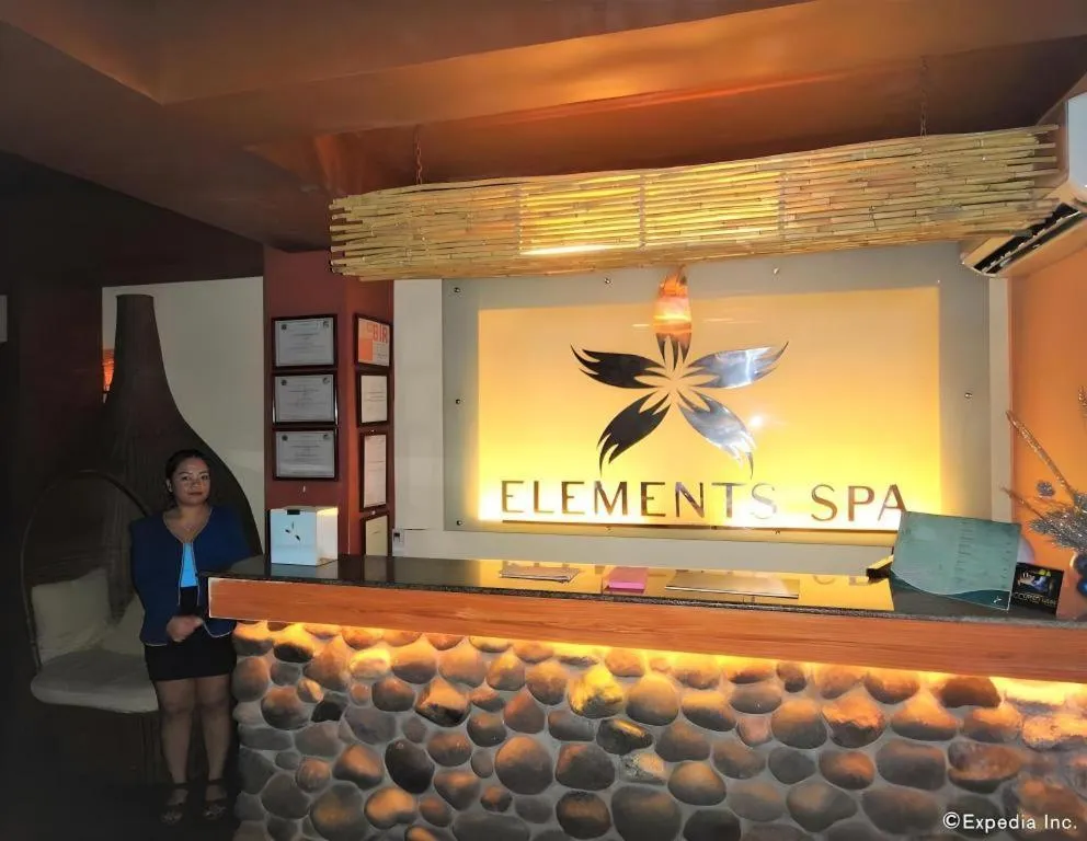 Mallberry Suites Business Hotel