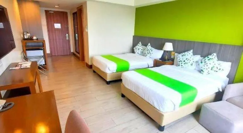 Bed in Newtown Plaza Hotel