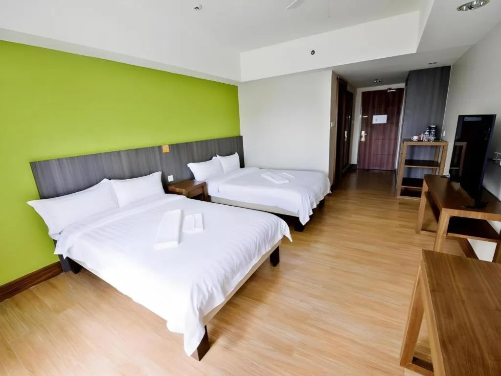 Bed in Newtown Plaza Hotel