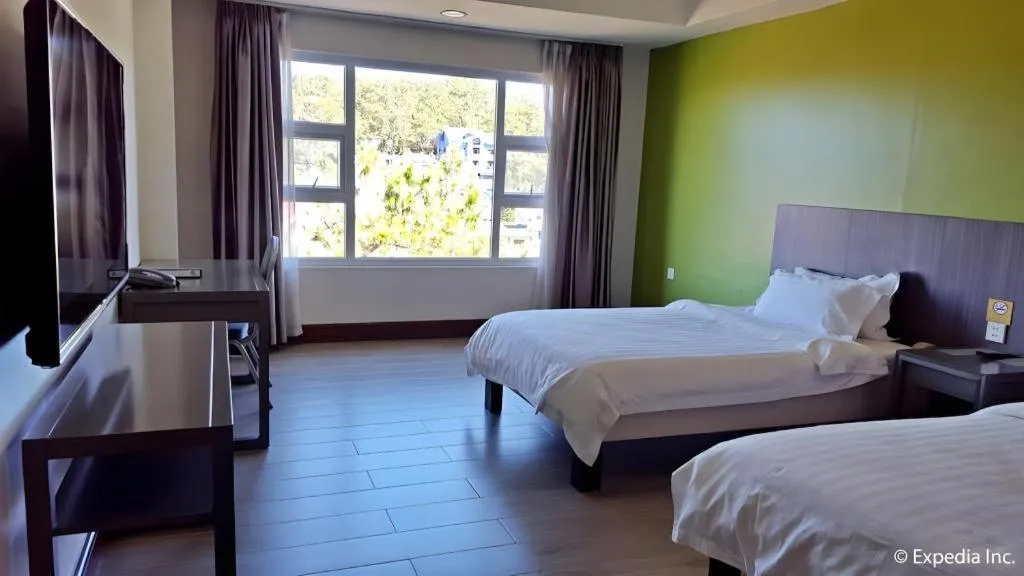 Bed in Newtown Plaza Hotel