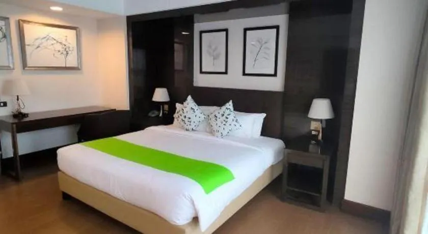 Bed in Newtown Plaza Hotel