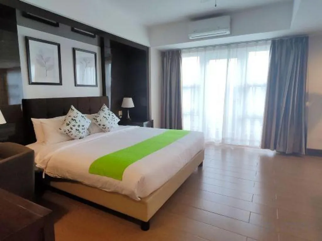 Bed in Newtown Plaza Hotel