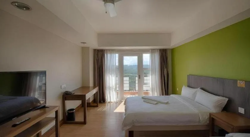 Bed in Newtown Plaza Hotel