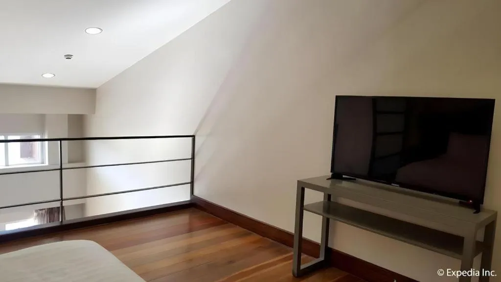 Bed in Newtown Plaza Hotel