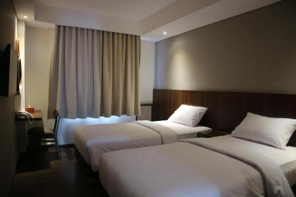 Bed in Bianco Costel