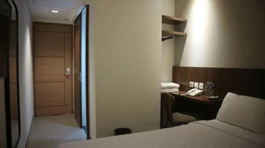 Bed in Bianco Costel Bed in Bianco Costel