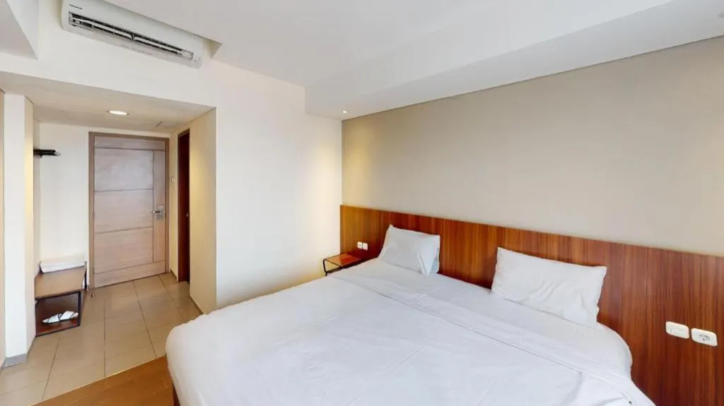 Bed in Bianco Costel