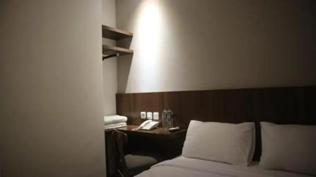 Bed in Bianco Costel Bed in Bianco Costel