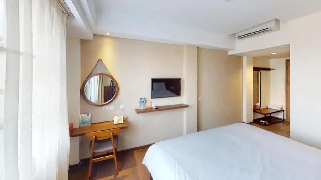 Bed in Bianco Costel Bed in Bianco Costel