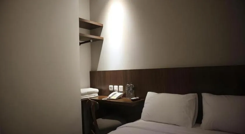 Bed in Bianco Costel