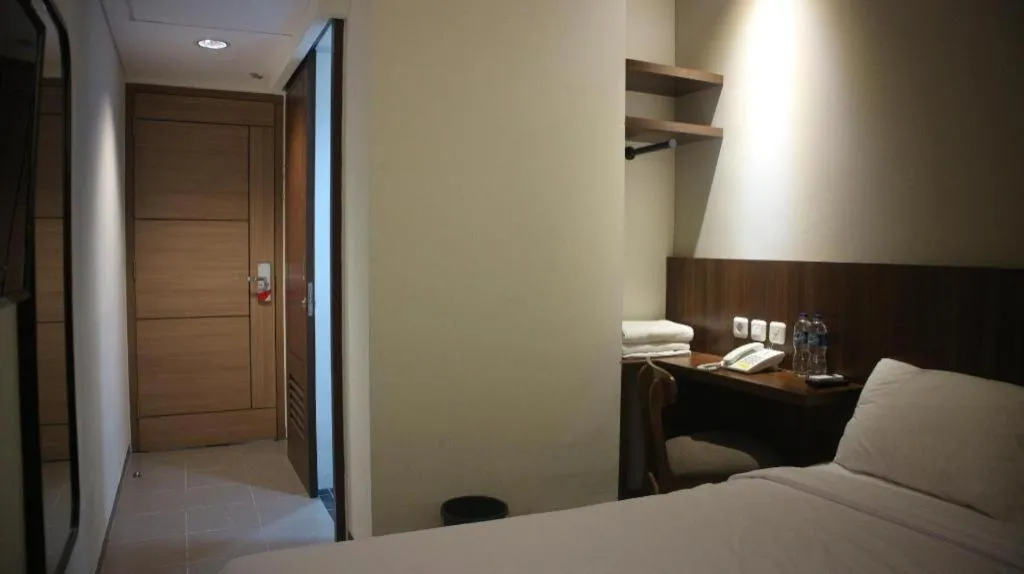 Bed in Bianco Costel