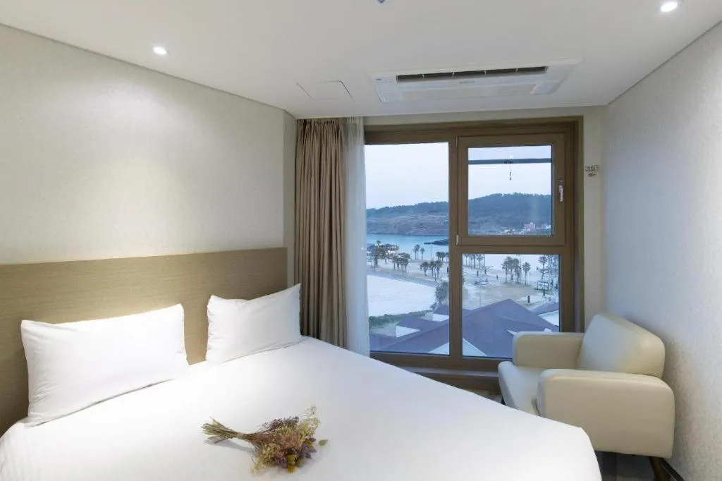 Bed in Ebenezer Hotel