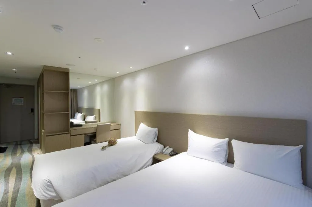 Bed in Ebenezer Hotel