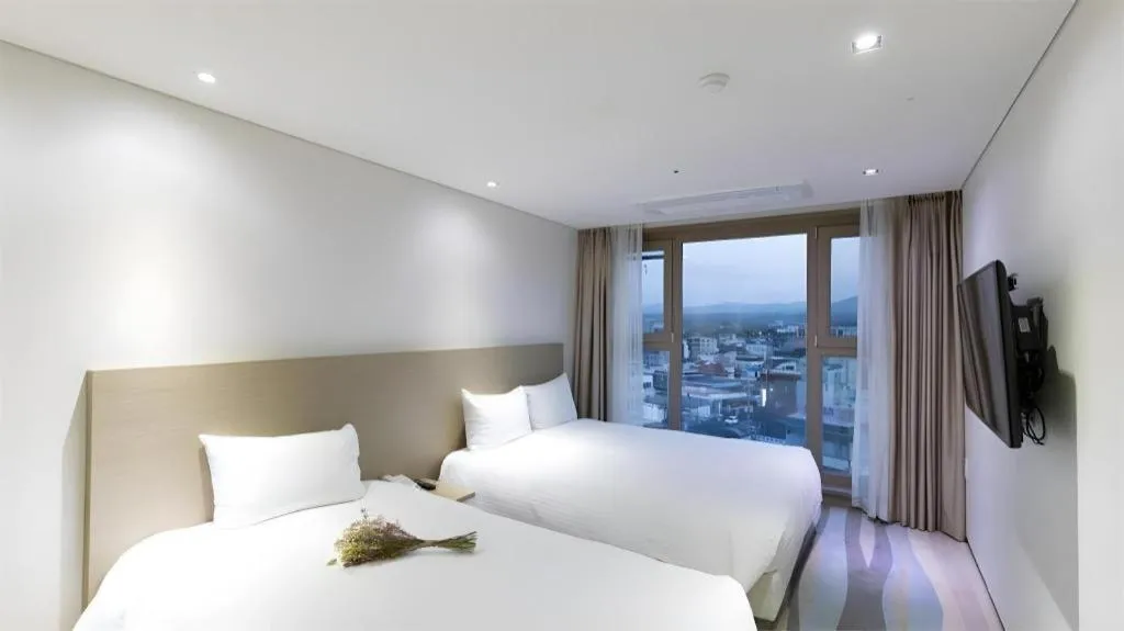 Bed in Ebenezer Hotel