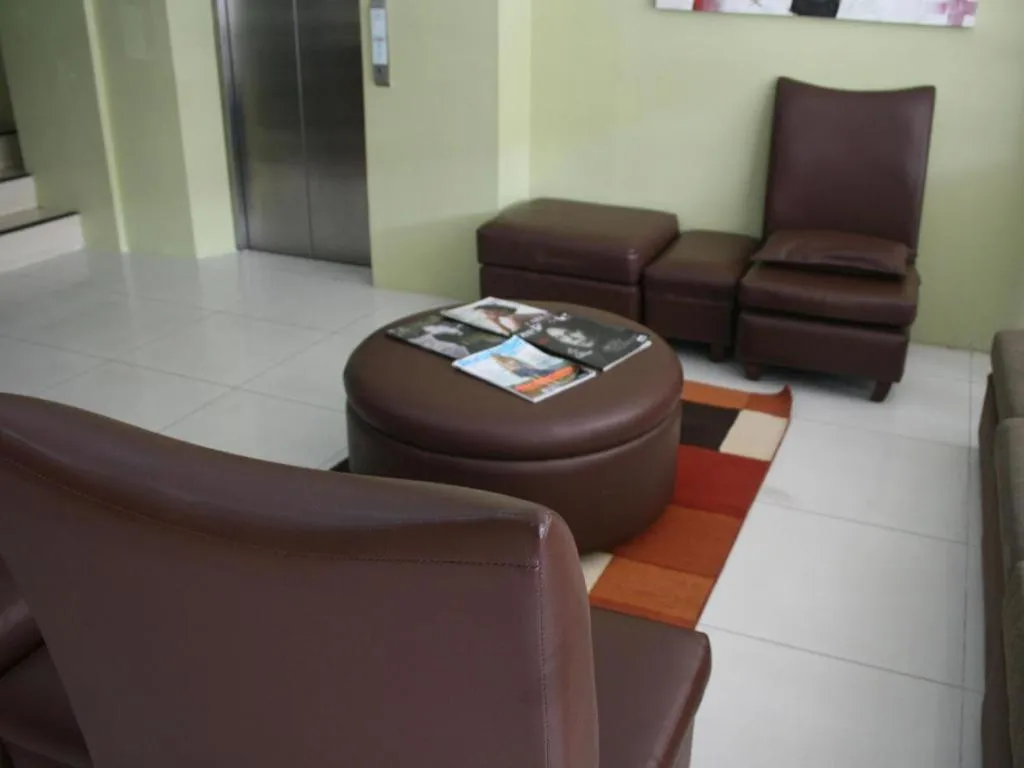 Sampaguita Suites Plaza Garcia