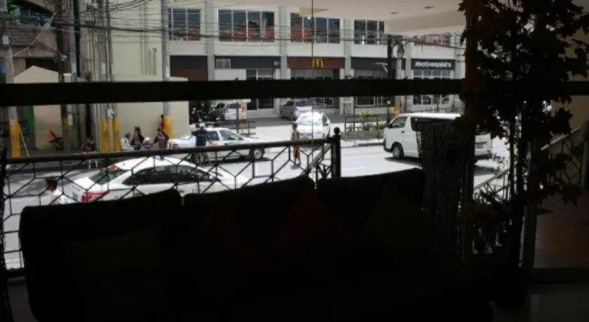 Sampaguita Suites Plaza Garcia