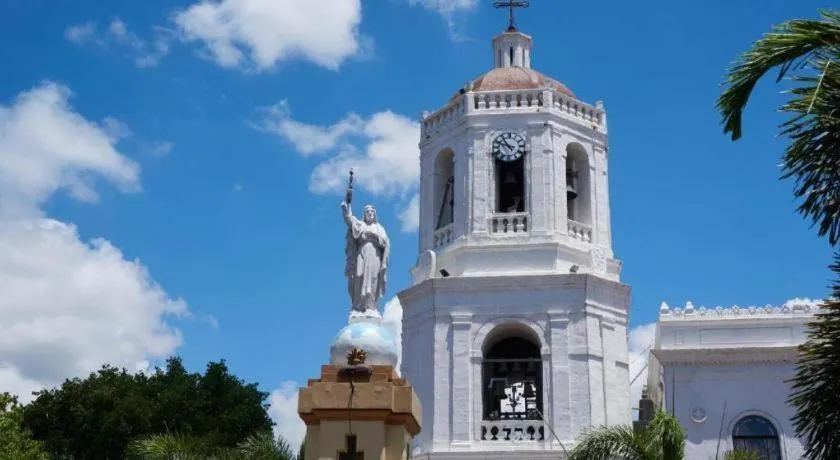 Sampaguita Suites Plaza Garcia