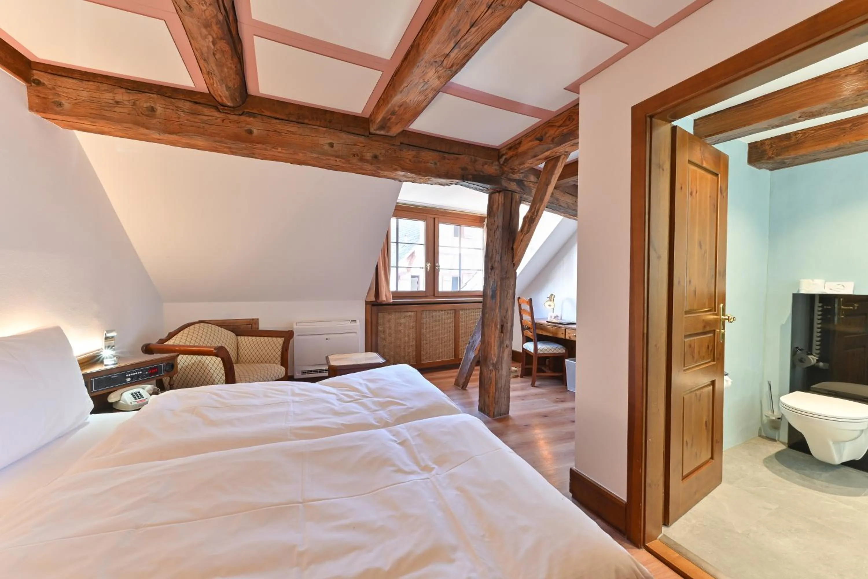 Bathroom, Bed in Hotel Rheinfels