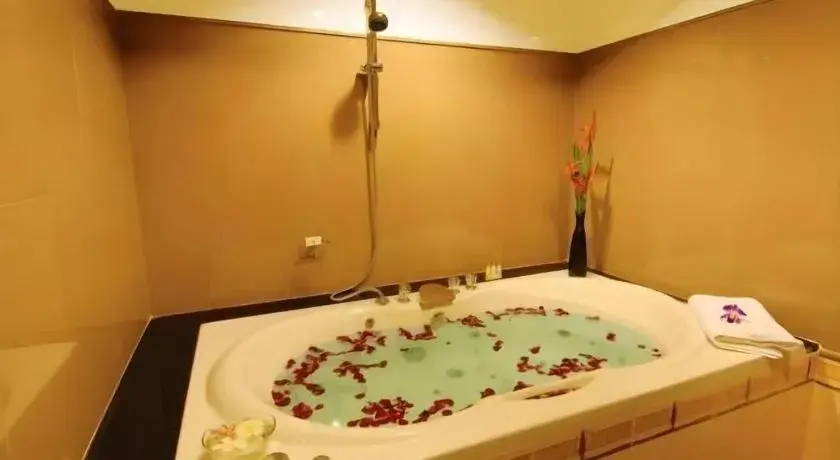 Bed in Western Grand Hotel Ratchaburi Bed in Western Grand Hotel Ratchaburi