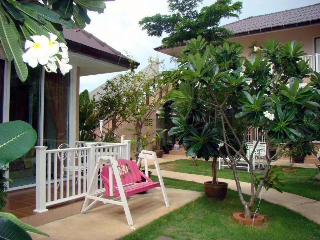 Sea Beach Koh Larn 1