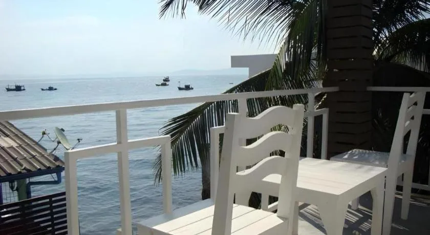 Sea Beach Koh Larn 1