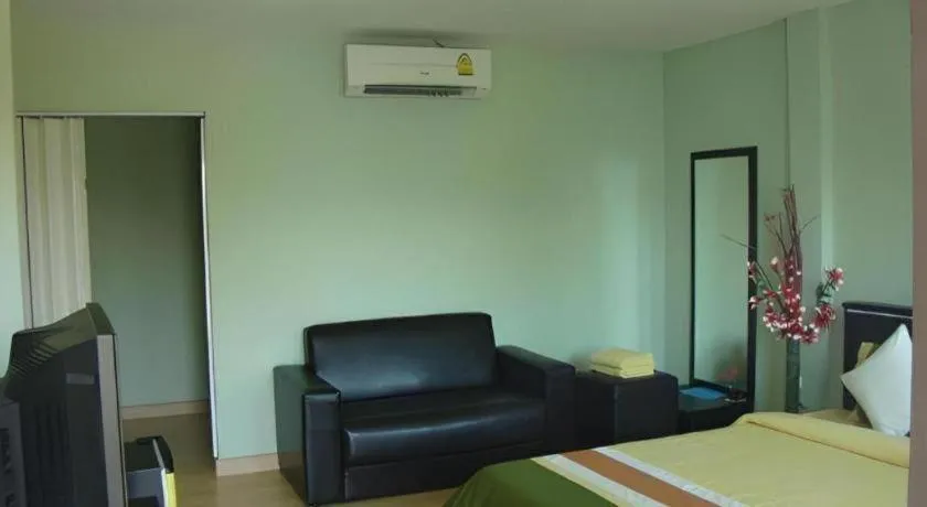 Bed in Sea Beach Koh Larn 1