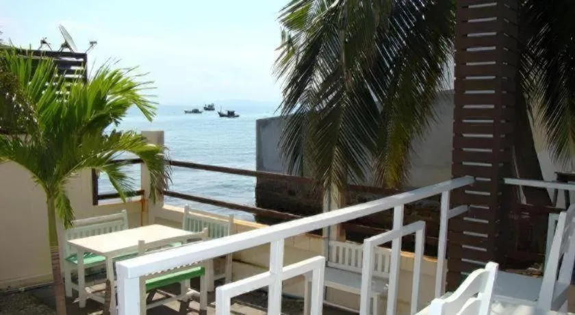 Sea Beach Koh Larn 1