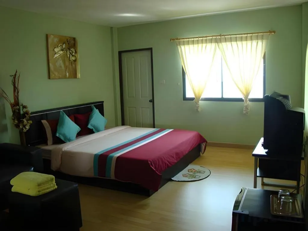 Bed in Sea Beach Koh Larn 1