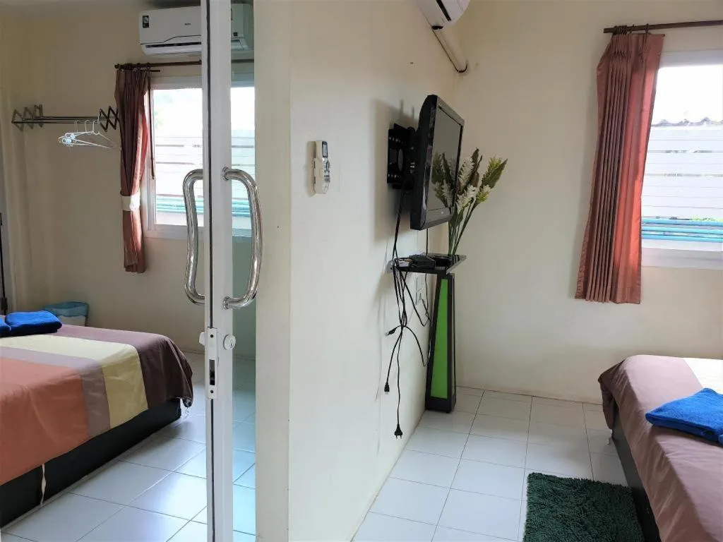 Bed in Sea Beach Koh Larn 1