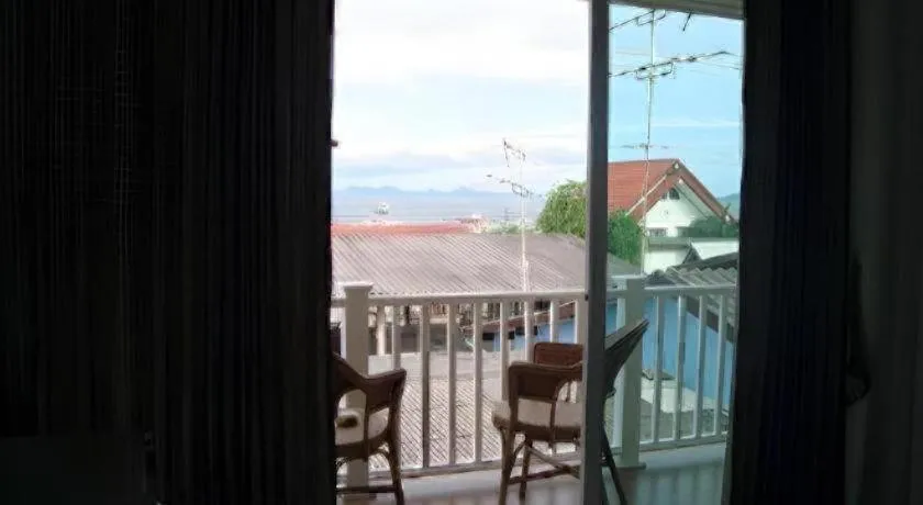 Sea Beach Koh Larn 1