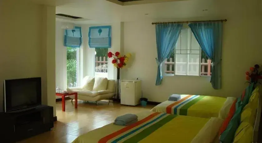 Bed in Sea Beach Koh Larn 1 Bed in Sea Beach Koh Larn 1