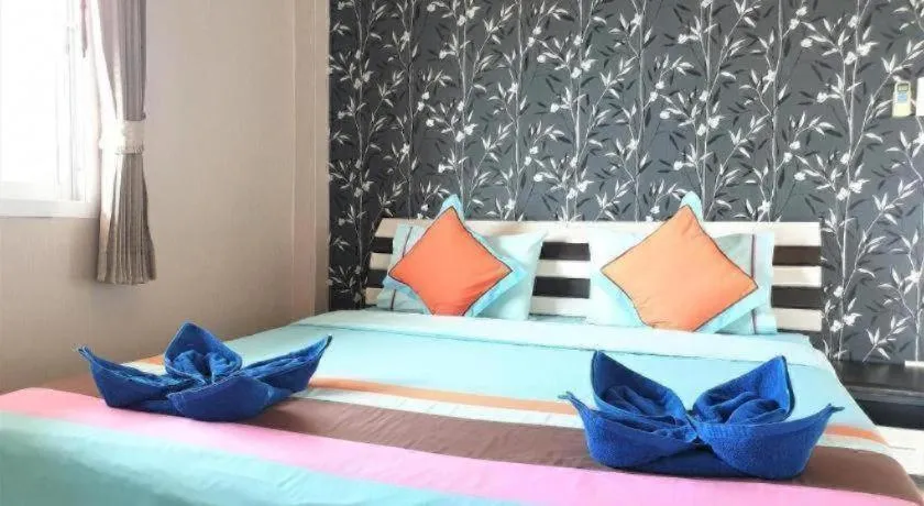 Bed in Sea Beach Koh Larn 1