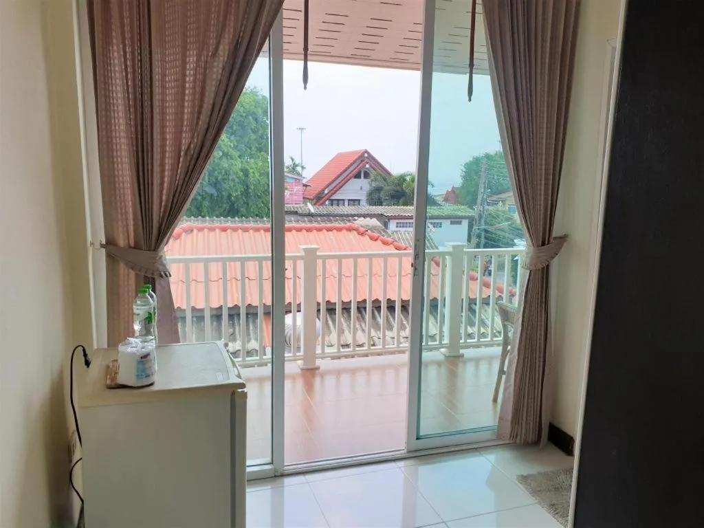 Sea Beach Koh Larn 1